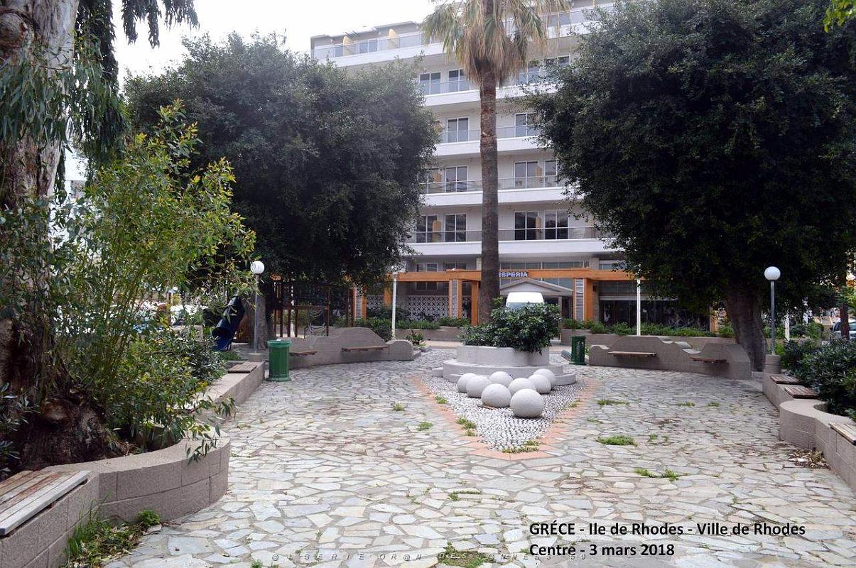 178- Rhodes ville et port d'honneur.JPG